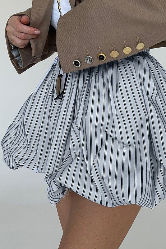 Kort Nederdel Med Striber