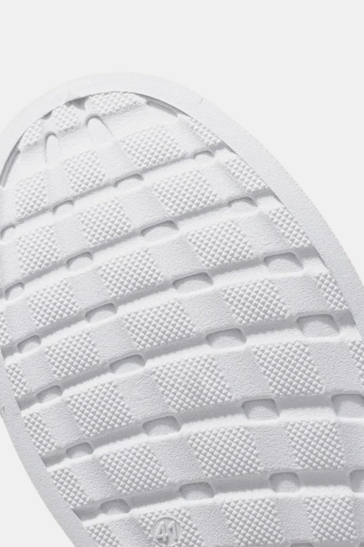 Sneakers I Læderlook Med Hvid Sål