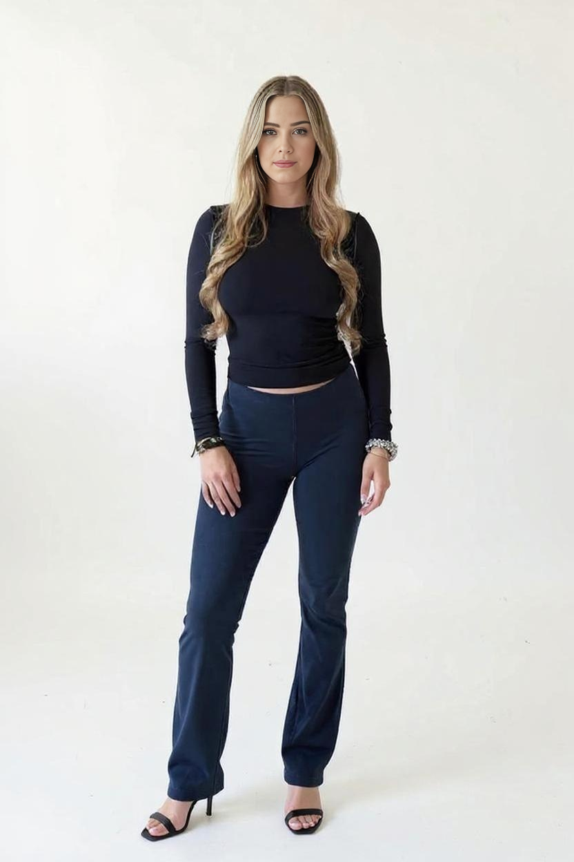 Stramtsiddende Sæt Med Top Og Højtaljede Bukser