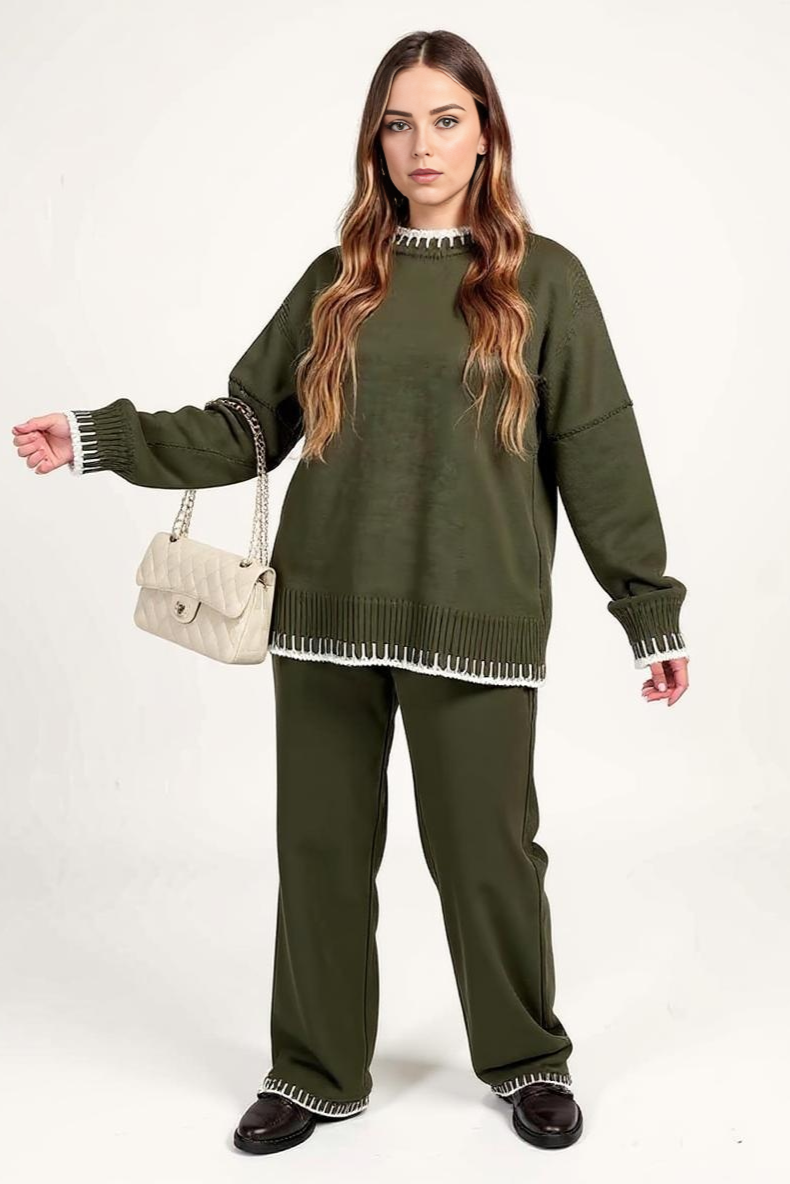 Strikket Sæt Med Kantdetalje