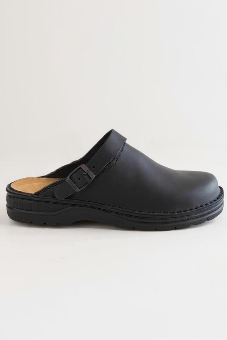 Træsko Med Spænde Og Kraftig Sål