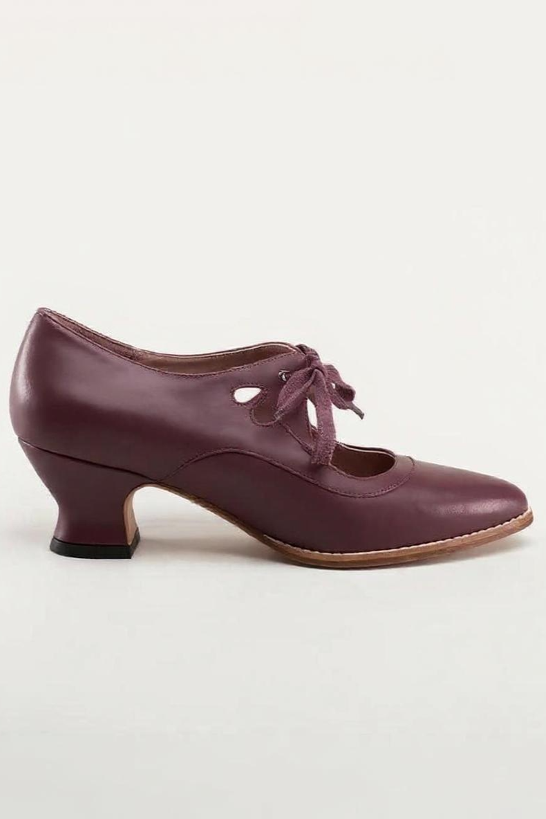 Udskårne Snøresko Med Hælløft