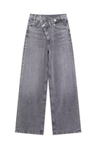 Løstsiddende Jeans Med Criss-Cross Detalje