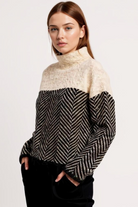 Rullekravesweater Med Sildebensstruktur